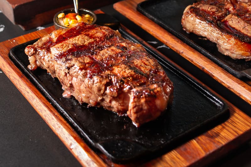 Ojo de bife madurado al vacío.