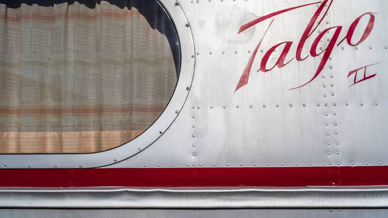 El Gobierno tienta a CriteriaCaixa para que presente una oferta por el 100% del capital de Talgo.