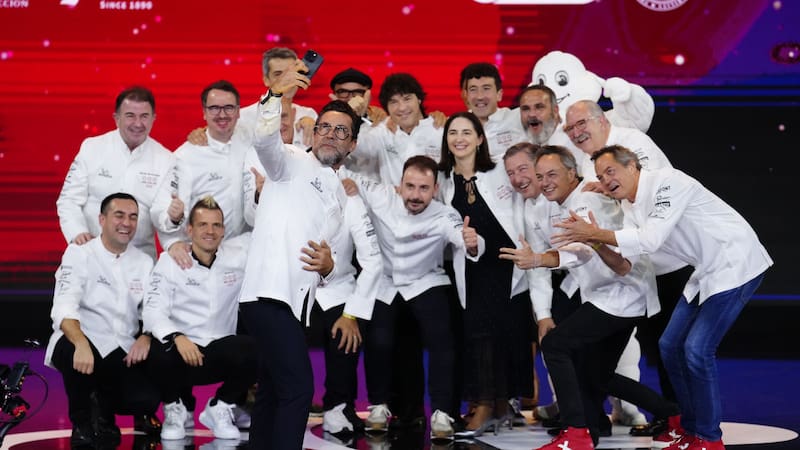Foto de los cocineros que han recibido tres estrellas Michelín en la última gala.