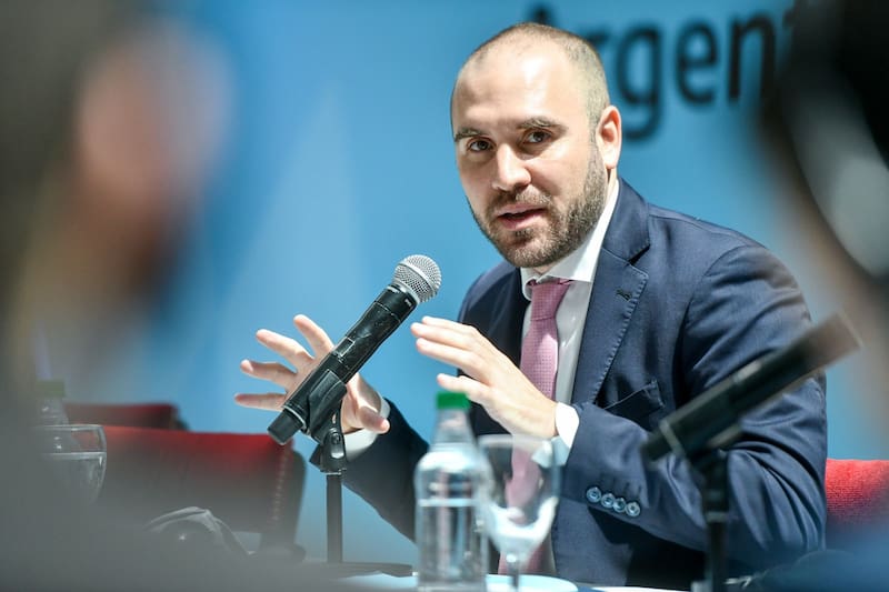 El ministro de Economía, Martín Guzmán, proyectó una devaluación oficial de 28% a lo largo del año