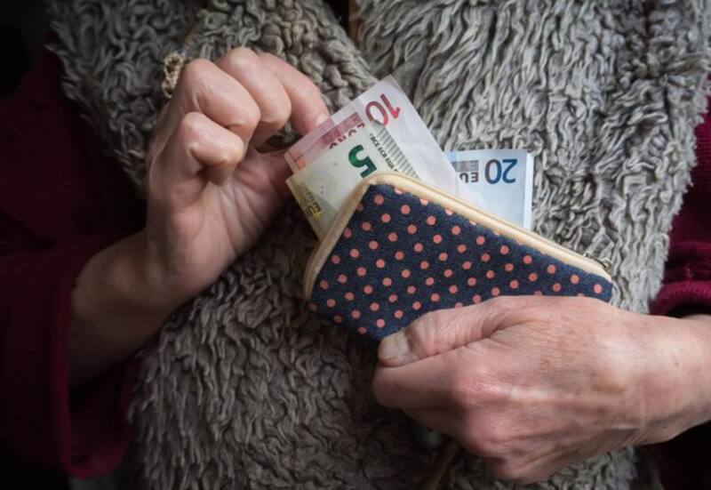 Pensiones: existen casos excepcionales para poder superar la paga máxima en España. (Foto: Freepik).