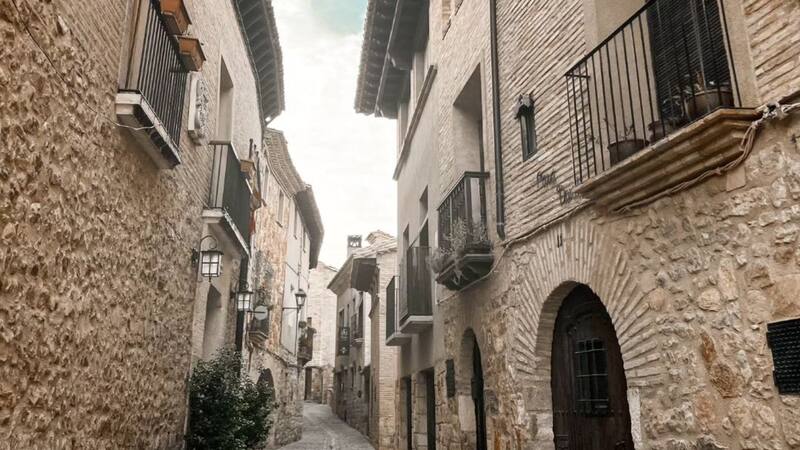 En las calles de esta localidad se puede admirar todo tipo de estructuras antiguas.