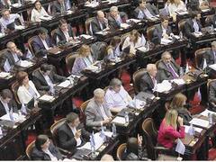 Sin los jefes sindicales, avanzó el debate por la emergencia laboral