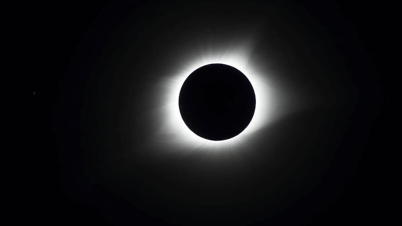 El primer eclipse de Luna llena del 2024 se podrá ver en todo el país: ¿qué día y a qué hora ocurrirá?
