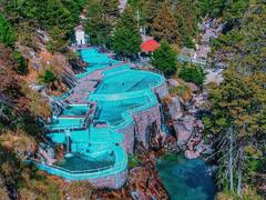 El escondido spa de aguas termales con vistas panorámicas que es administrado por la comunidad rarámuri