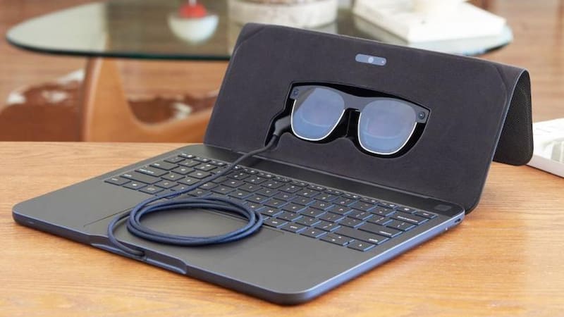 La laptop Spacetop G1 viene con las gafas de realidad aumentada XReal Air 2 Pro.