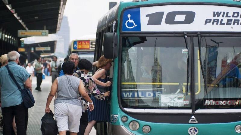 Existen varias aplicaciones para saber cuándo pasa el colectivo.