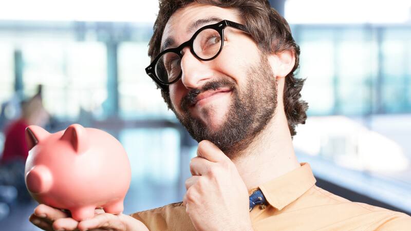 La prosperidad económica se acerca para quienes están dispuestos a mantenerse encarrilados.