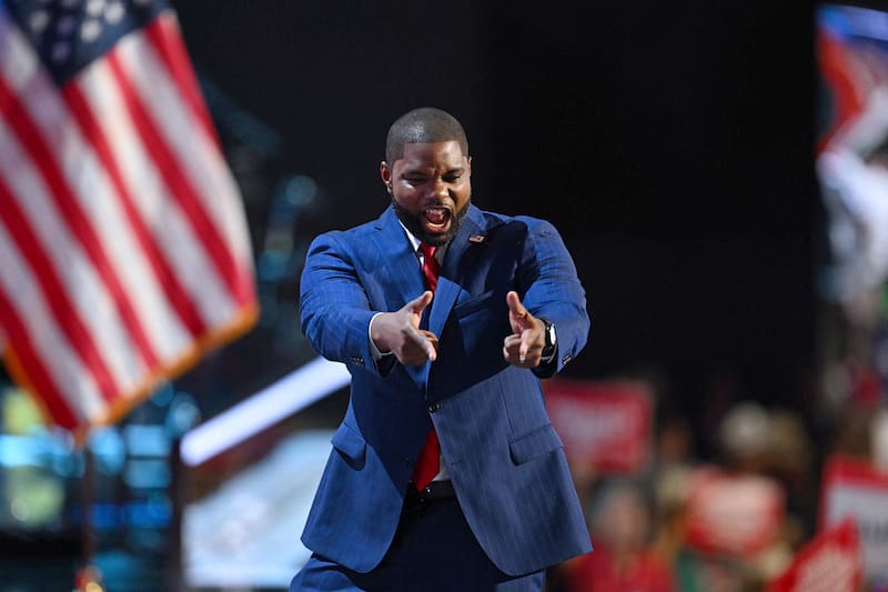 Byron Donalds es el candidato elegido por Trump para competir en las elecciones de Florida en 2026. Fuente: Archivo.