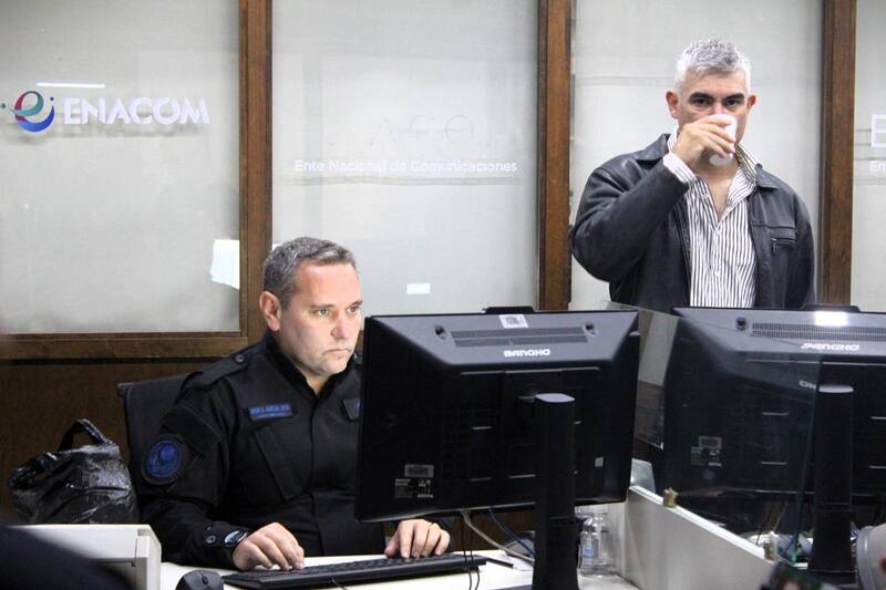 Imagen del operativo para el cierre de la dependencia del ENACOM en Rosario. (ATE Rosario)