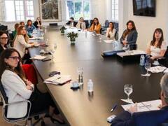 Lanzan programa de acceso al crédito a emprendedoras y pymes de mujeres