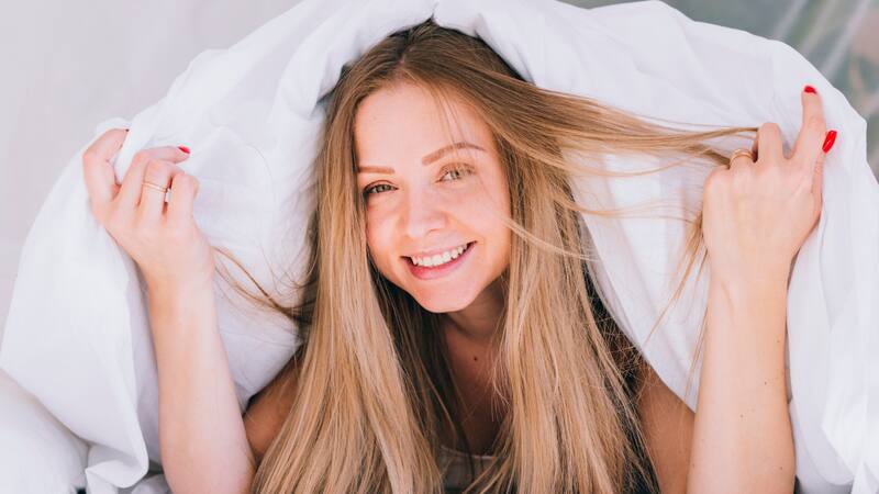 El cuidado del pelo es progresivo, si aplicas estos hábitos nocturnos notarás cambios en poco tiempo.