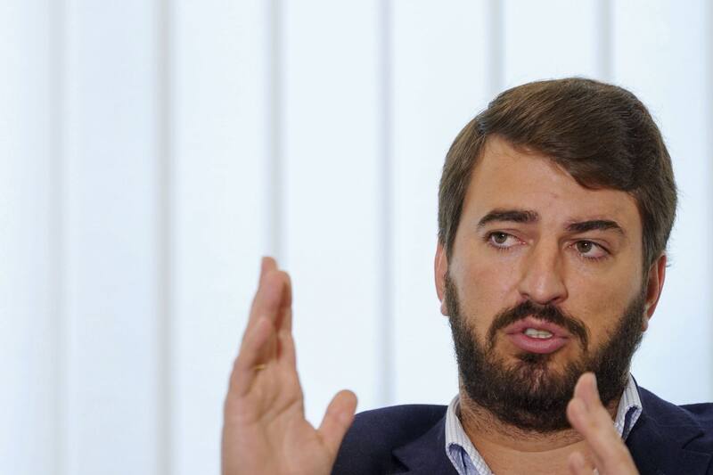 Denuncian adoctrinamiento | Vox pide la "inmediata retirada" de libros por "inexactitudes" sobre la historia