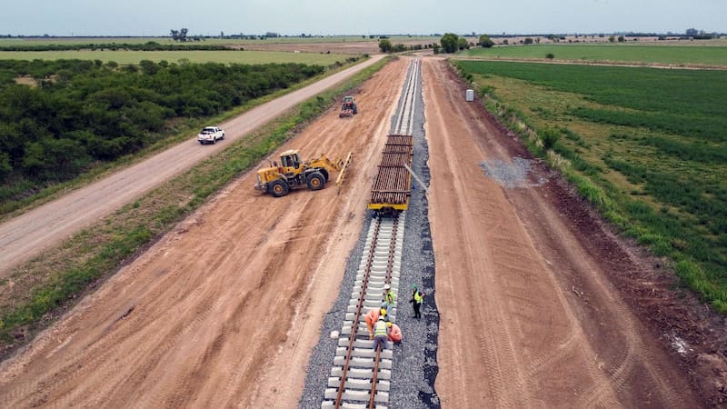 Colocación de durmientes y rielkes.