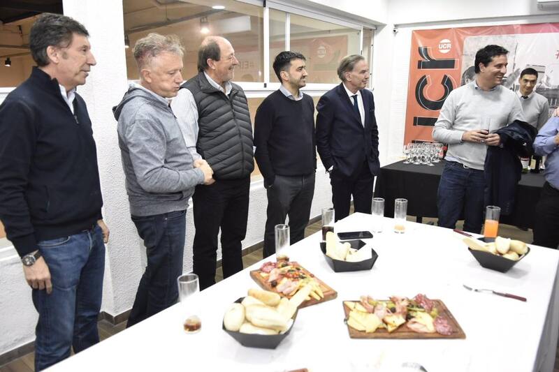 El convite fue en el comité provincias del partido centenario, radicado en La Plata.