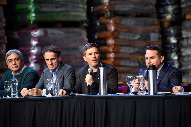 Augusto Costa expone en el acto donde se anunció el RPIE.