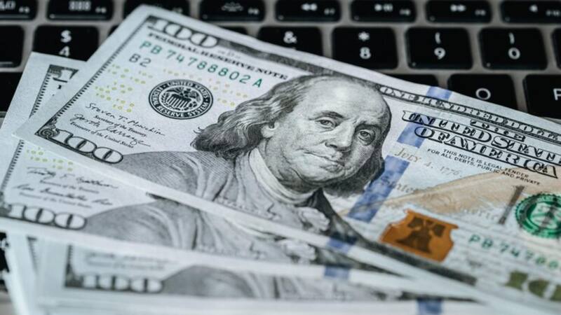 La diferencia entre el dólar blue y MEP se ubica por encima de los $ 100