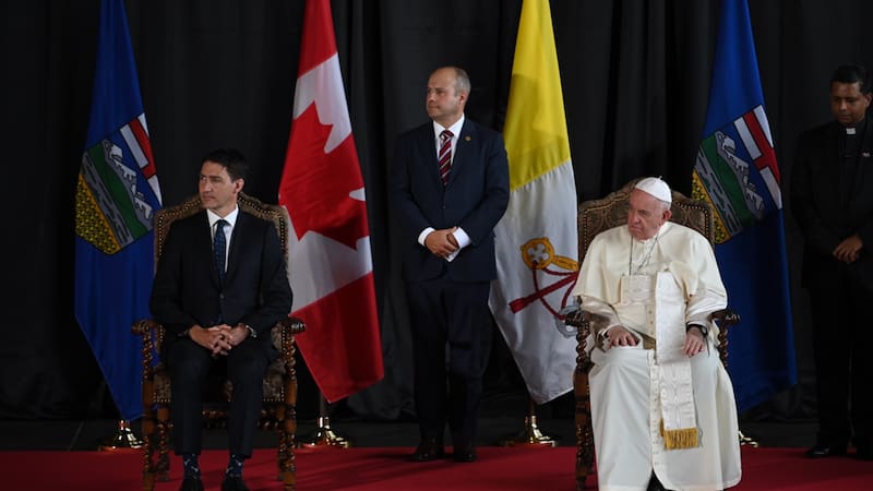 El papa Francisco inició una visita de seis días a Canadá y y a compartió una ceremonia con Justin Trudeau. EUROPAPRESS