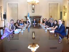 DNU de Milei: la Justicia aceptó tratar un amparo que pide anularlo