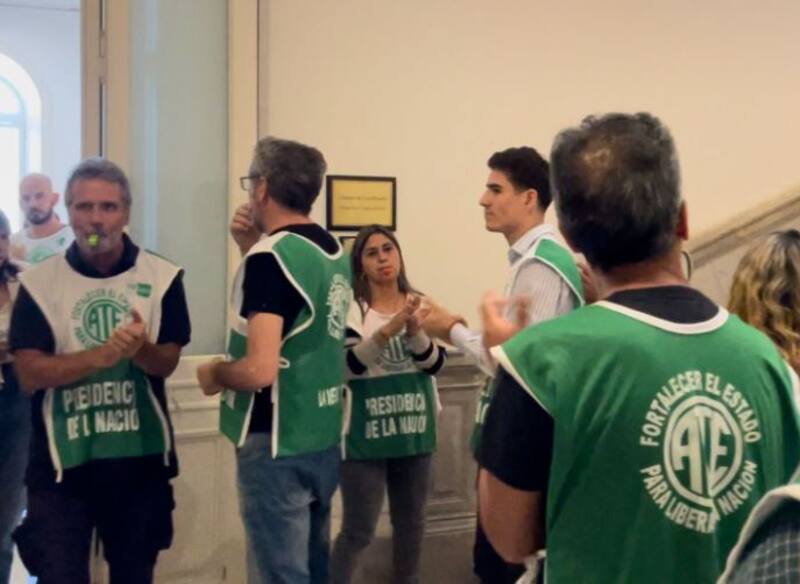 Los trabajadores estatales se suman a la medida de fuerza