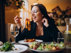 Este es el error que muchos cometen con la pasta en España y la vuelve más calórica, según una nutricionista