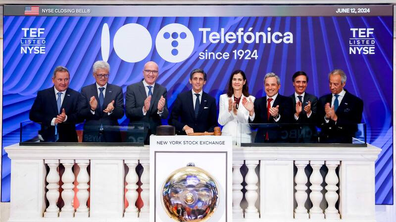José María Álvarez-Pallete, CEO de Telefónica, tocó la campana en Wall Street