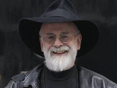 Por qué hay que leer menos a Thomas Piketty y más a Terry Pratchett