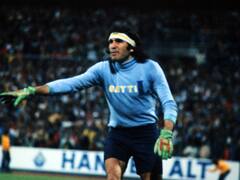 Hugo Orlando Gatti, el "Loco", un adelantado del arco y también del marketing deportivo