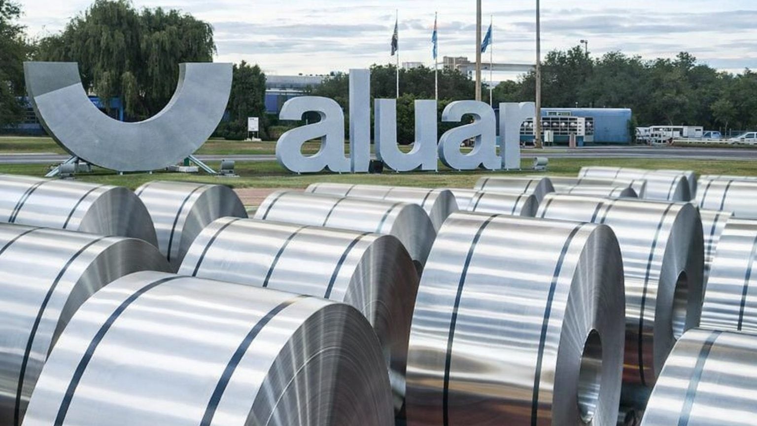 Aluar, la otra empresa de Madanes Quintanilla, duplicó sus ganancias y acelera inversiones