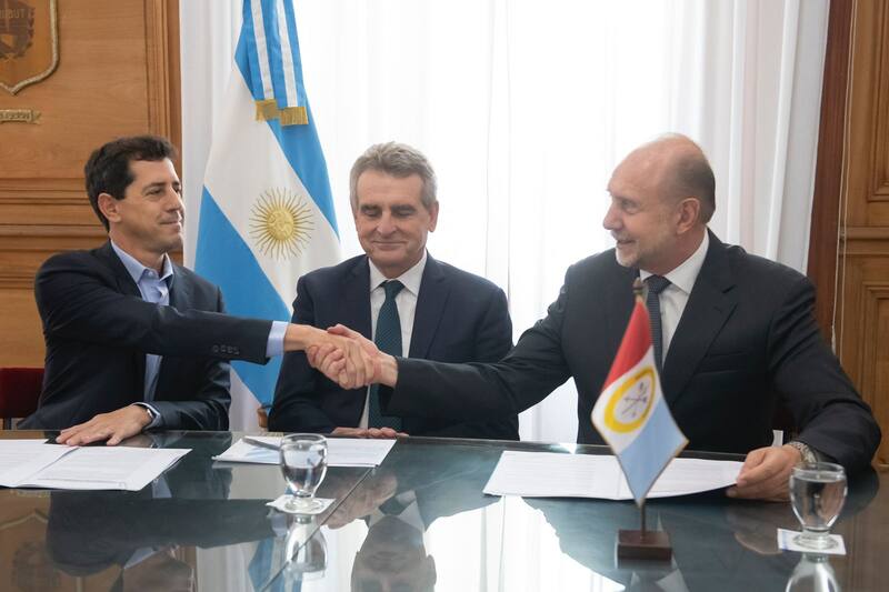 Wado de Pedro junto a Agustín Rossi y Omar Perotti en medio de la pelea por la lucha contra los narcos