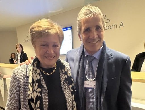 Encuentro casual en Davos entre Georgieva y Caputo