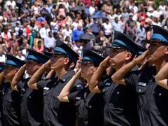 De la calle al escritorio: Alberto prepara una profunda reforma de la Policía Federal