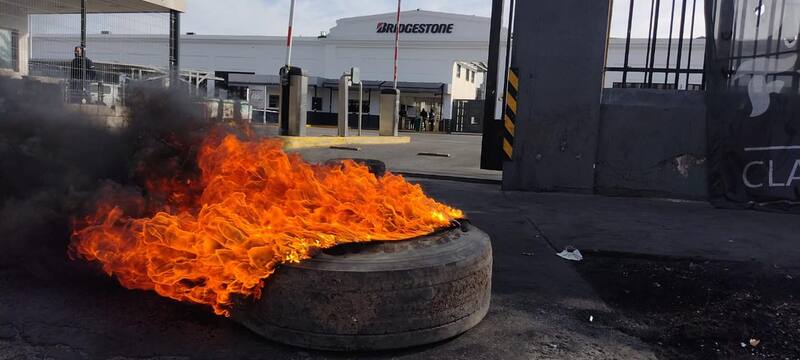 La planta de Bridgestone en Llavallol es, junto con las otras fábricas de cubiertas, Pirelli (Merlo) y Fate (San Fernando), escenario del conflicto.