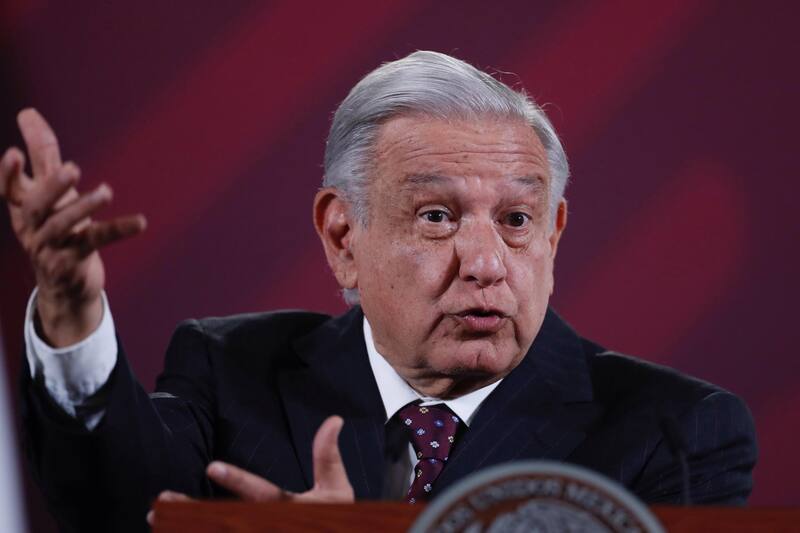 AMLO aseguró que el salario mínimo se incrementará en un 20% a partir de enero 2024. Fuente: archivo