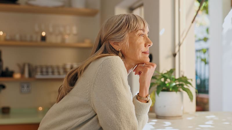 La hierba sagrada que ayuda a dormir mejor, fortalece la memoria y recupera la juventud del cerebro después de los 40.