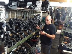 El emprendedor que vio el negocio en la reparación de valijas