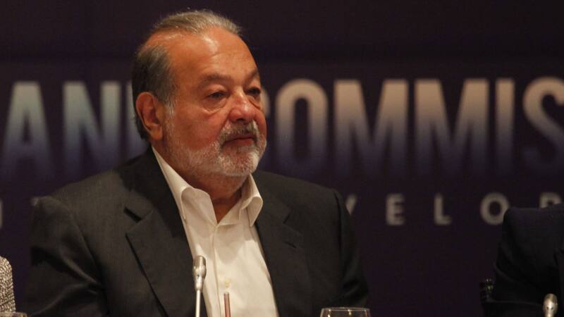 Una de las empresas de Carlos Slim ofrece trabajo a mayores de 50 años.