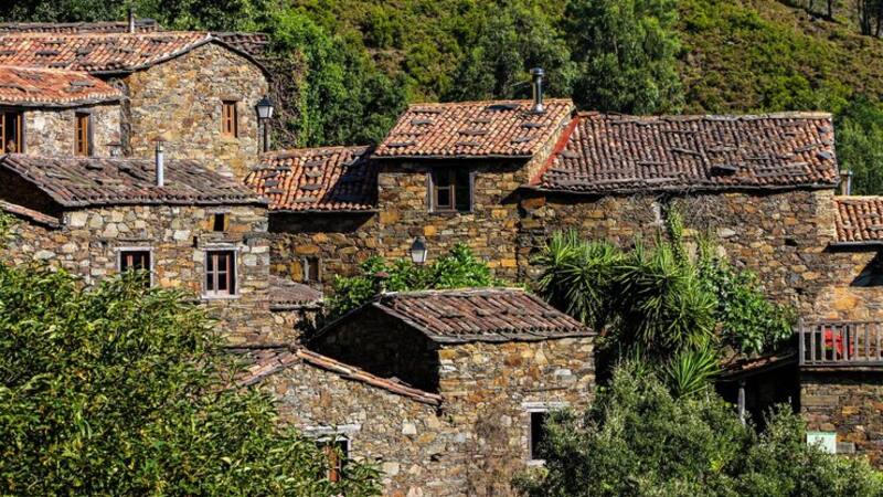 La pequeña aldea medieval que tiene las vistas más bonitas de España y está a 1 hora de Madrid.