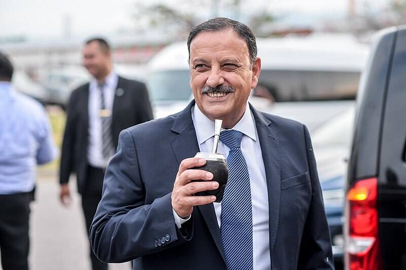 El gobernador riojano Ricardo Quintela lanzó una cuasimoneda en su provincia para pagar parte de los salarios.