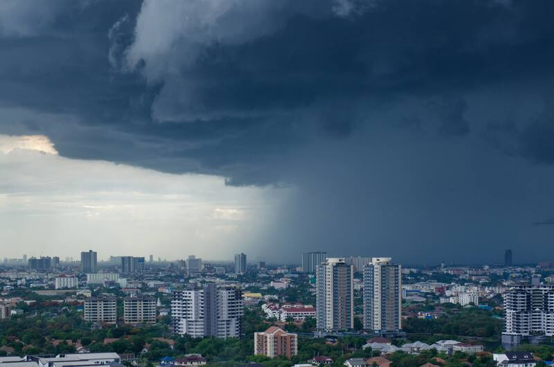 Dos ciclones tropicales podrían provocar un temporal de lluvias en más de 20 estados del país. Fuente: Shutterstock.