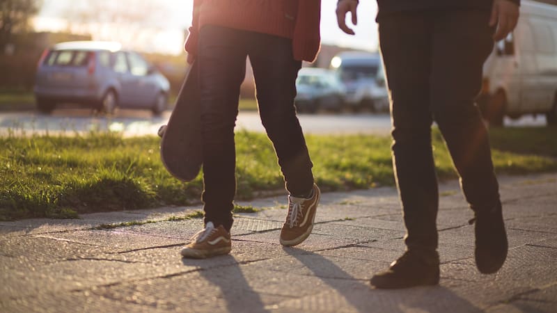Qué significa caminar rápido, aunque no tenga prisa, según la psicología