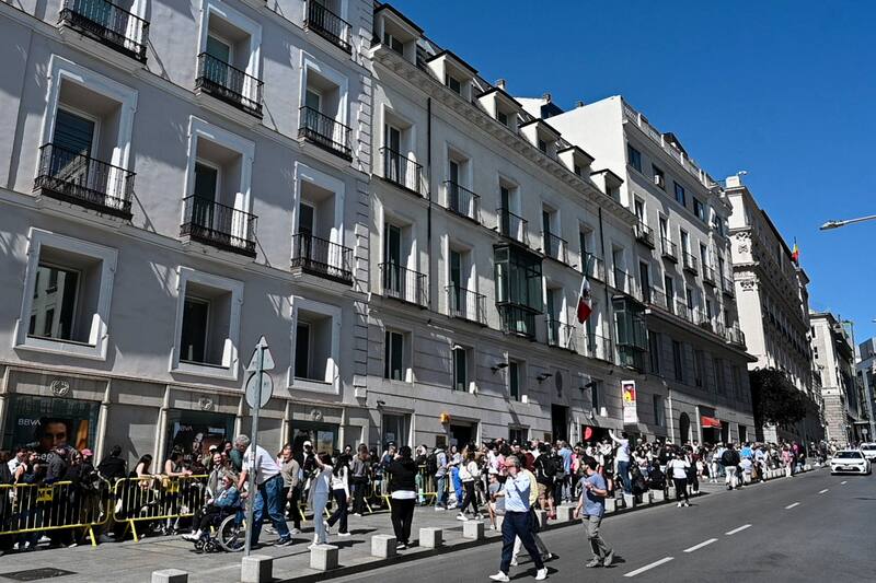 Alrededor de 1,989 residentes mexicanos en España están llamados a votar presencialmente en Madrid. Foto: EFE