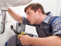 Son argentinos y vieron el negocio en ganarle a "la estafa" de los arreglos: facturan $ 2 M