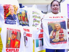 Boom de ventas de camisetas de León XIV: valen $18.000 y hay cientos de modelos