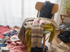 Qué significa tener una silla con ropa en el dormitorio, según la psicología