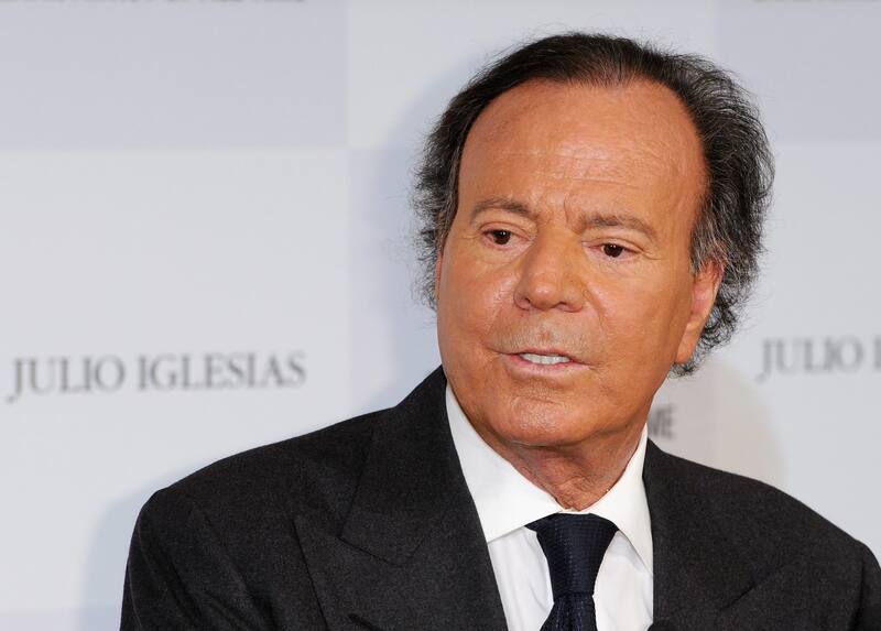 ¿Cuál es la mejor canción de Julio Iglesias, según ChatGPT? (Imagen: archivo)