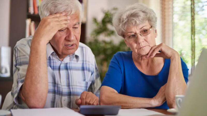 Malas noticias de Hacienda: multarán a todos los propietarios mayores de 65 años que no cumplan con este requisito.