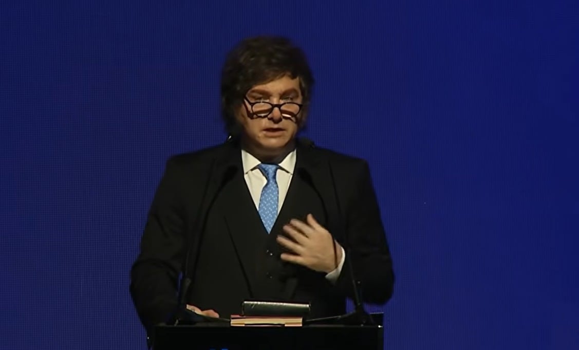 Milei defendió el ajuste y cargó contra el “empresariado prebendario” en el Foro Económico del NOA