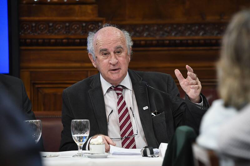 El senador Oscar Parrilli había impulsado el proyecto para poner freno a las SAS.