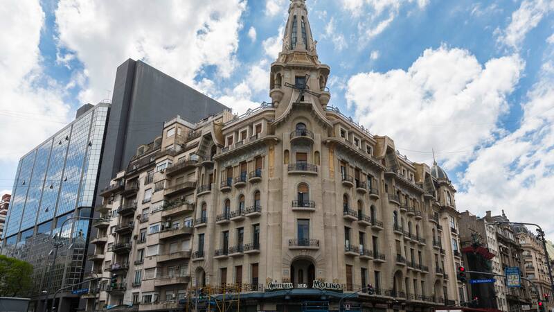 La clásica confitería porteña reabrió y el edificio puede visitarse. (Foto: archivo).